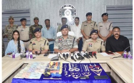 🚨 बांग्लादेशी चोर गिरोह का पर्दाफाश! 💰 लाखों का सोना-चांदी बरामद – बस्तर पुलिस की बड़ी सफलता