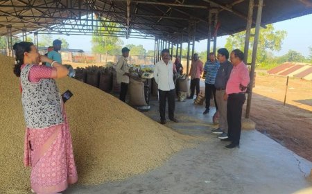 अधिकारी कर रहे धान खरीदी केन्द्रों का ,आकस्मिक निरीक्षण–