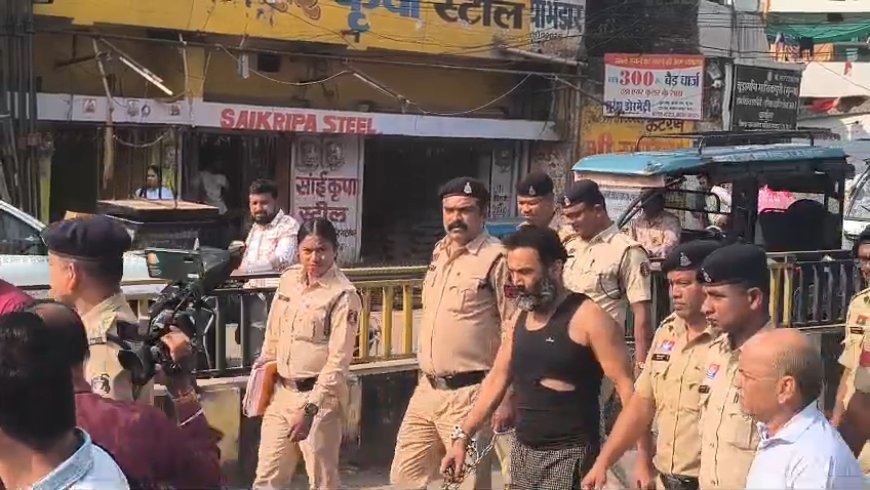 सूदखोर महीने से फरार वीरेंद्र तोमर का जुलूस, फटी बनियान में लंगड़ाते दिखा, फिर अचानक हुआ बेहोश –