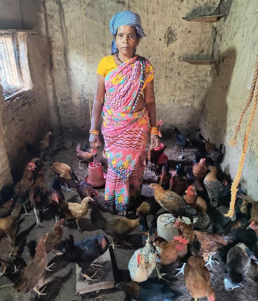 गरीबी को हराकर आत्मनिर्भर बनी बुटकी  मुर्गी पालन और बकरी पालन को बनाया अतिरिक्त आय का जरिया