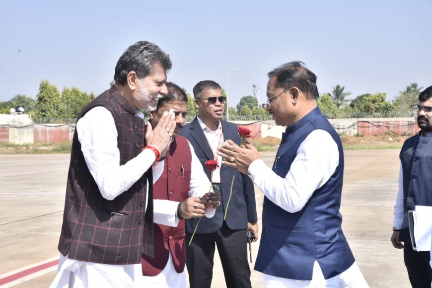 मुख्यमंत्री श्री विष्णु देव साय का जगदलपुर एयरपोर्ट में किया गया आत्मीय स्वागत –