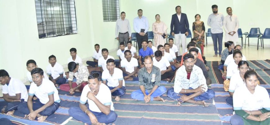 पुनर्वासित सदस्यों को पारीवारिक माहौल में हुनरमंद बनाने , करें सार्थक प्रयास-कमिश्नर श्री डोमन सिंह