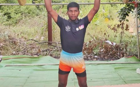 ग्रामीण युवक राकेश चुरेंद्र ने बस्तर ओलंपिक के जिला स्तरीय वेटलिफ्टिंग में किया कमाल– बस्तर ओलंपिक में 65 किलो वजन उठाकर हासिल किया प्रथम स्थान