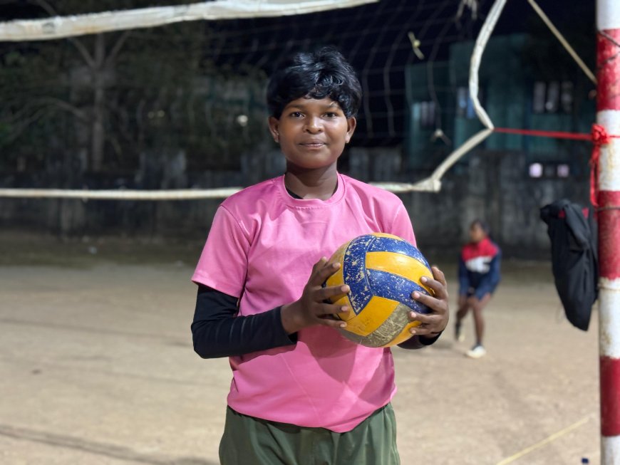 नक्सल प्रभावित इलाकों से उभरती खेल प्रतिभा—कोसी,   बस्तर ओलंपिक में दंतेवाड़ा वॉलीबॉल टीम सदस्य, अब कर रही संभाग स्तरीय मुकाबलों की तैयारी