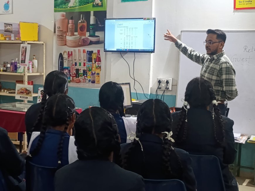 सफलता की राह डेटा से,स्वामी आत्मानंद उत्कृष्ट कन्या उच्चतर माध्यमिक स्कूल-2 की छात्राओं ने समझा ग्राहक व्यवहार और व्यापार वृद्धि का गणित