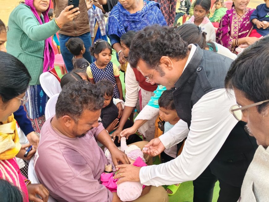 जगदलपुर में महापौर संजय पांडे ने बच्चों को 'दो बूंद जिंदगी की' पिलाकर की पल्स पोलियो महाअभियान की शुरुआत–